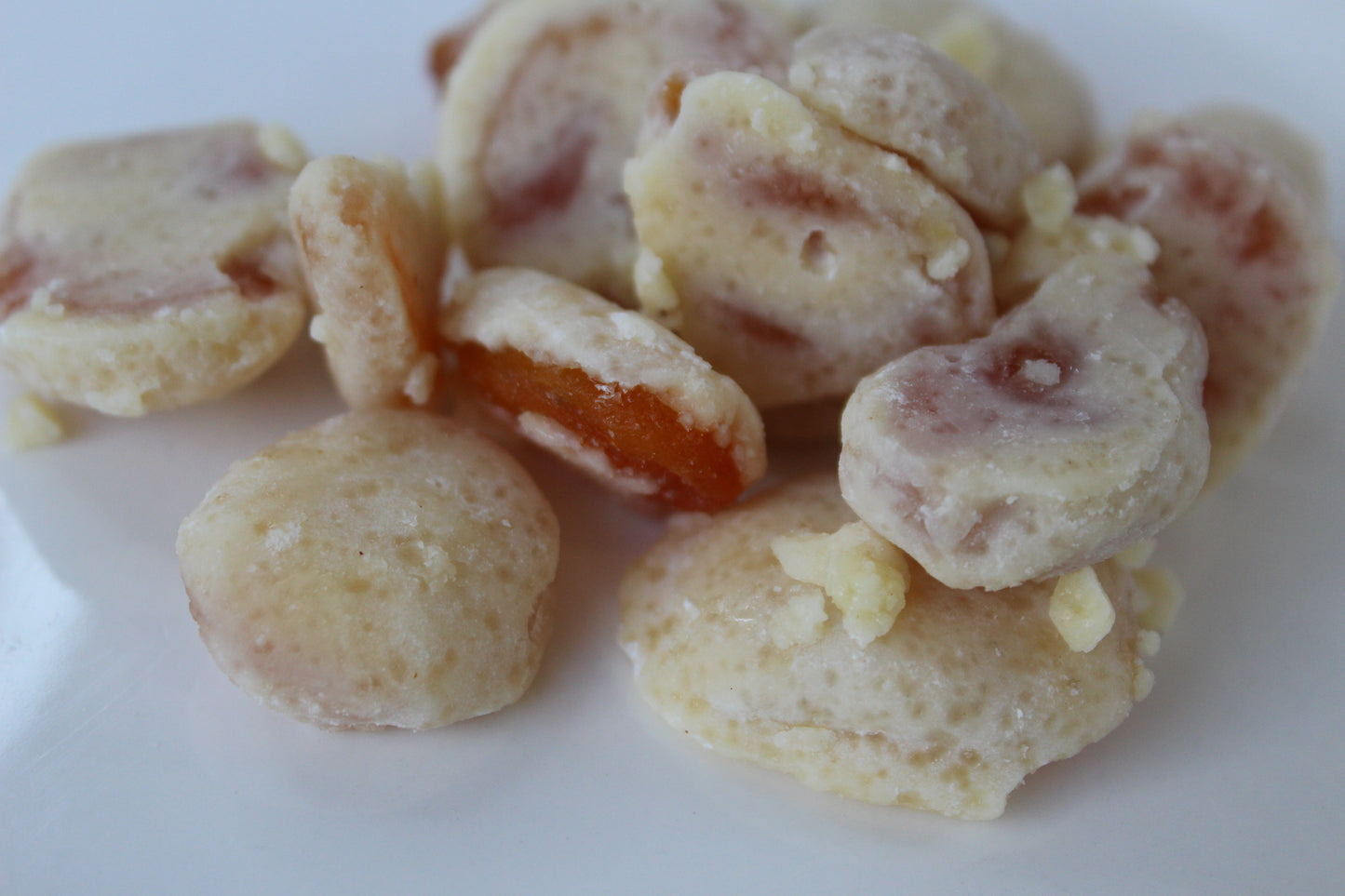 Apricots Yoghurt Coated
